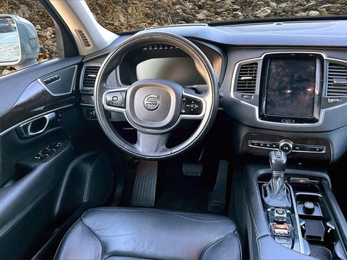 Used 2019 Volvo XC90 T6 Momentum w/ Advanced Package image 5
