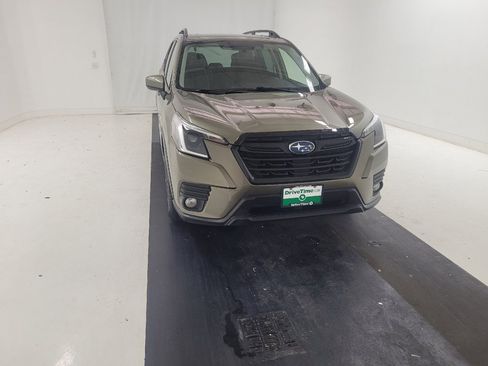 Used 2023 Subaru Forester Premium AWD/4WD image 14