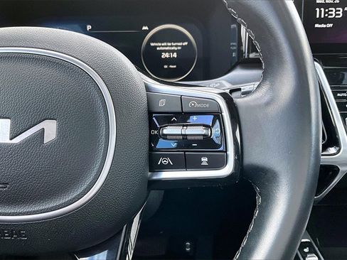 Used 2023 Kia Sorento SX image 11