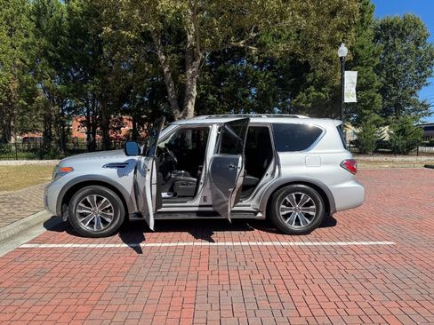 Used 2019 Nissan Armada SL w/ Premium Package image 4
