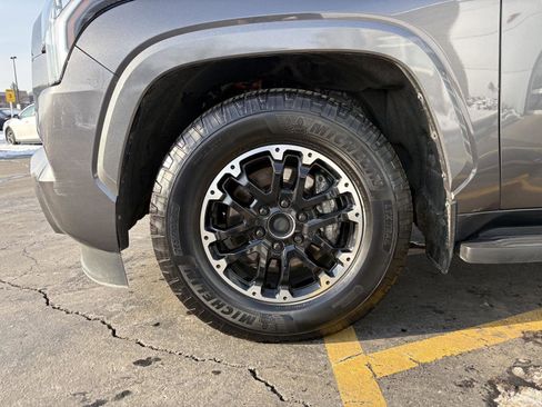 Used 2023 Toyota Sequoia Limited image 27