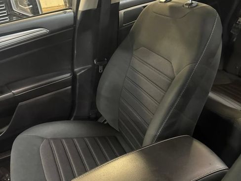 Used 2020 Ford Fusion SE FWD image 8
