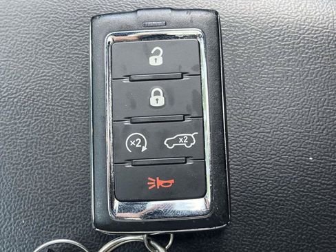 Used 2023 Jeep Grand Cherokee L Laredo AWD/4WD image 4