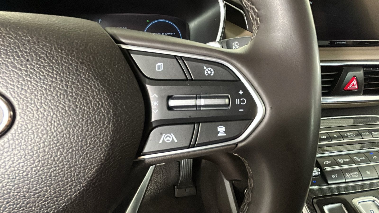 Used 2023 Hyundai Santa Fe SEL Convenience AWD/4WD image 21