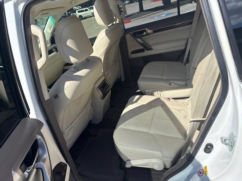 Used 2017 Lexus GX 460 Premium AWD/4WD image 18