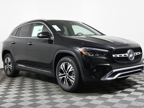 New 2025 Mercedes-Benz GLA 250 4MATIC image 8