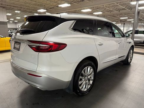 Used 2020 Buick Enclave Premium w/ Surround and Sites Package AWD/4WD image 4