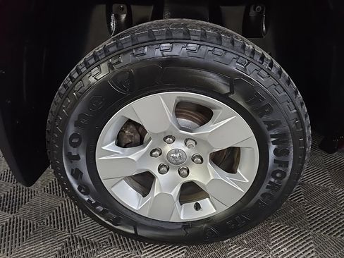 Used 2020 RAM 1500 Big Horn AWD/4WD image 13