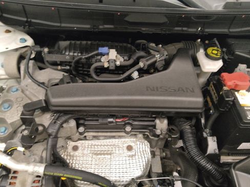 Used 2020 Nissan Rogue S AWD/4WD image 30