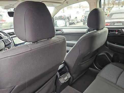 Used 2018 Subaru Outback 2.5i Premium image 19