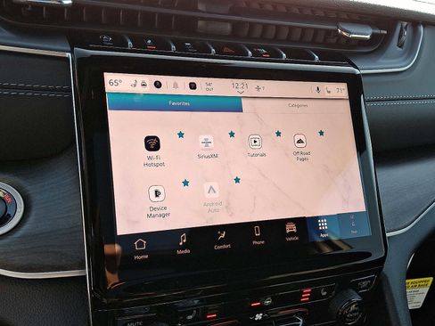 New 2025 Jeep Grand Cherokee Limited image 18