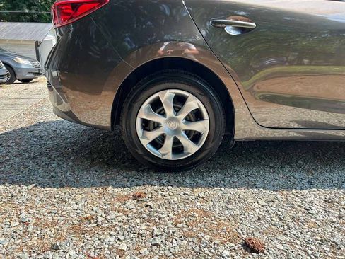 Used 2015 MAZDA MAZDA3 i Sport FWD image 19