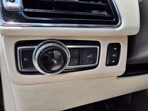Used 2019 Lincoln Navigator Reserve AWD/4WD image 23