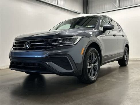 Certified 2022 Volkswagen Tiguan SE image 29