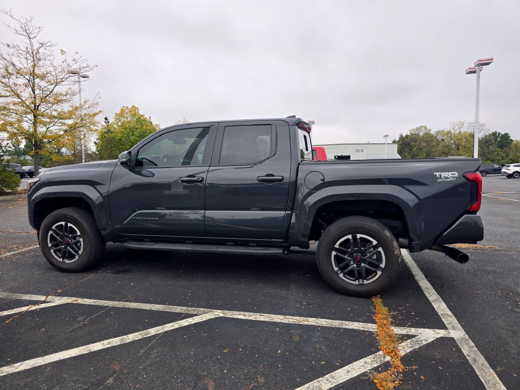 Used 2024 Toyota Tacoma TRD Sport w/ TRD Sport Upgrade Package RWD image 5