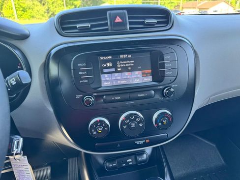 Used 2019 Kia Soul FWD image 24