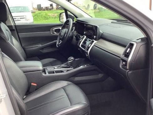Used 2022 Kia Sorento S w/ Panoramic Sunroof Package AWD/4WD image 15