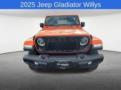 Used 2025 Jeep Gladiator Sport AWD/4WD image 3