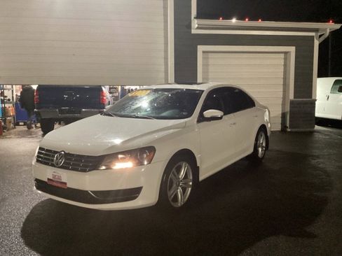 Used 2014 Volkswagen Passat TDI SE image 3
