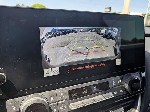 Used 2024 Toyota Grand Highlander XLE FWD image 19