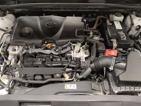 Used 2019 Toyota Camry XSE FWD image 30