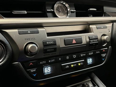 Used 2018 Lexus ES 350 w/ Luxury Package w/Wood Trim image 9