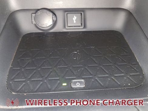 Used 2021 Toyota RAV4 XLE Premium image 21