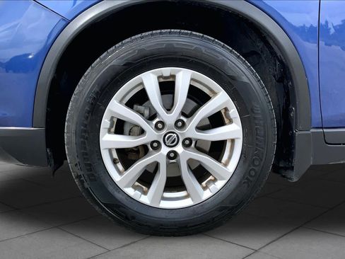 Used 2020 Nissan Rogue SV FWD image 11