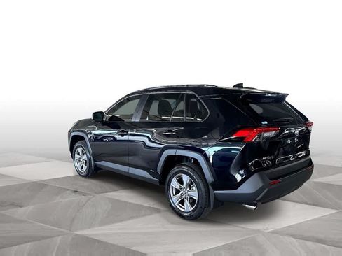 Used 2025 Toyota RAV4 LE AWD/4WD image 6