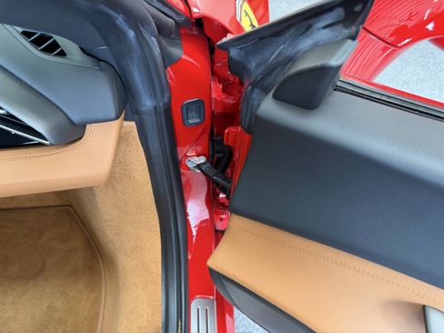 Used 2018 Ferrari 488 GTB RWD image 52