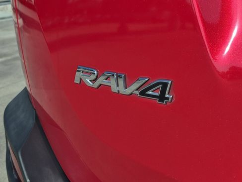 Used 2015 Toyota RAV4 XLE FWD image 6
