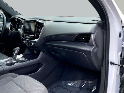 Used 2023 Chevrolet Traverse LT FWD image 16