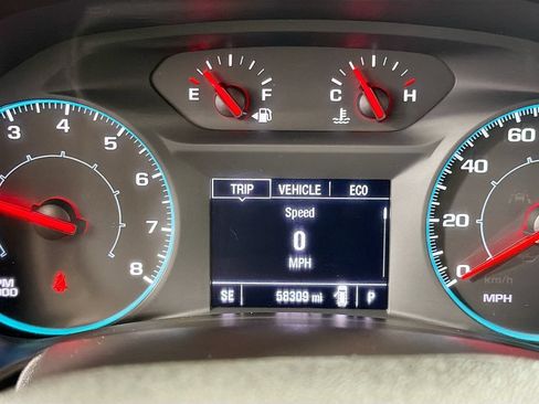 Used 2022 Chevrolet Equinox LS AWD/4WD image 14