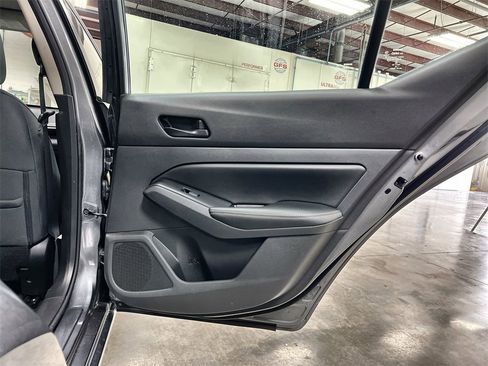 Used 2024 Nissan Altima 2.5 SV w/ SV Premium Package image 25