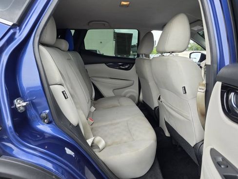 Used 2022 Nissan Rogue Sport SV FWD image 25