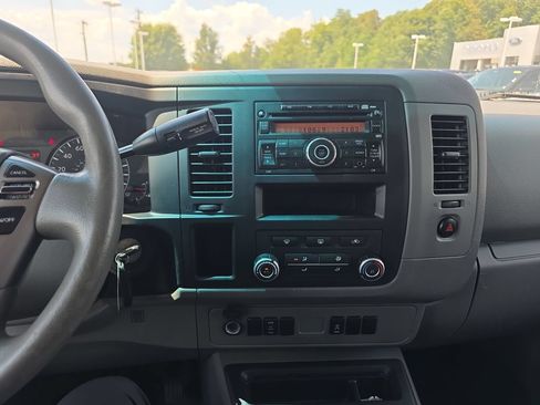 Used 2015 Nissan NV 3500 SV RWD image 30