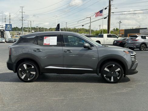 Certified 2025 Nissan Kicks SR image 8