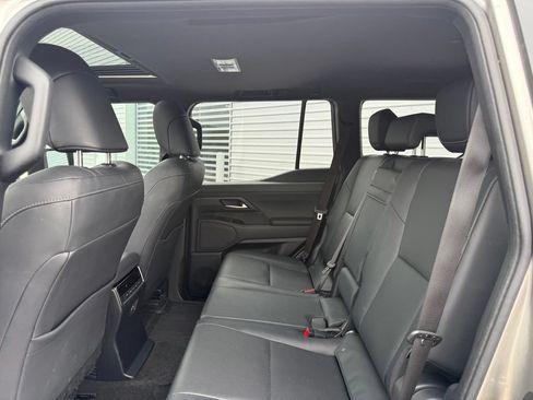Used 2024 Lexus GX 550 w/ Cold Area Package AWD/4WD image 24