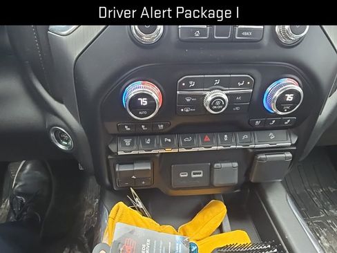 Used 2023 GMC Sierra 2500 Denali image 17