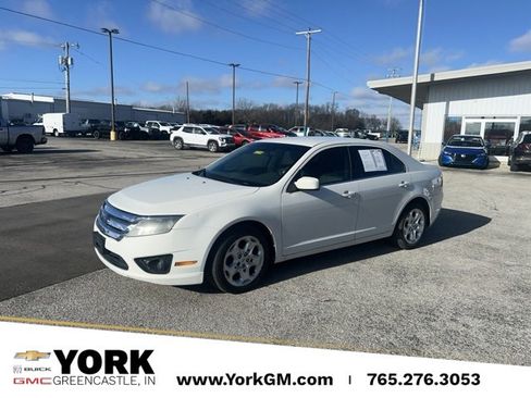 Used 2010 Ford Fusion SE image 1