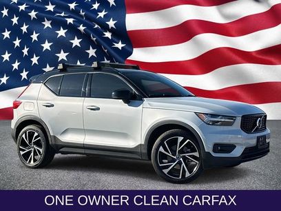 Used 2022 Volvo XC40 T5 R-Design w/ Advanced Package