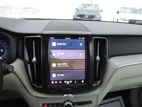 Certified 2023 Volvo XC60 B5 Plus w/ Climate Package image 18