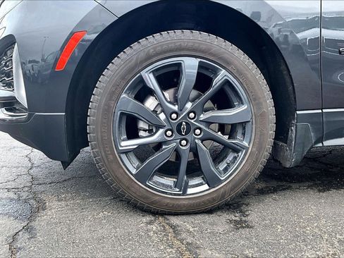 Used 2022 Chevrolet Equinox RS w/ RS Leather Package image 2