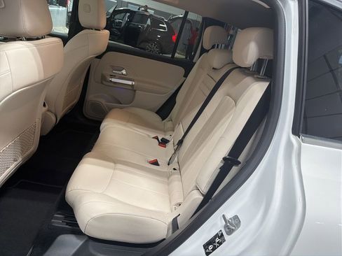 Used 2023 Mercedes-Benz GLB 250 4MATIC image 21