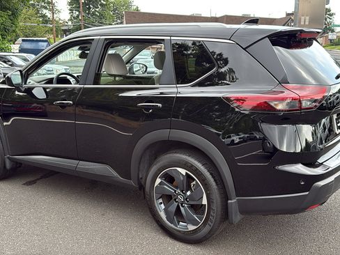 Certified 2026 Nissan Rogue SV w/ SV Premium Package AWD/4WD image 23