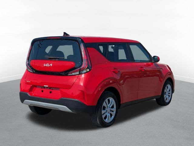 Used 2024 Kia Soul LX FWD image 3