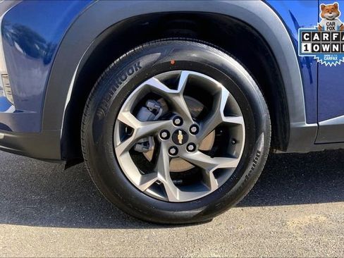 Used 2024 Chevrolet Trax LT FWD image 9