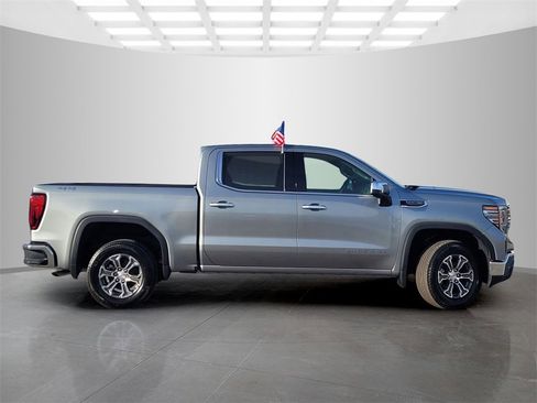 New 2026 GMC Sierra 1500 SLT image 4