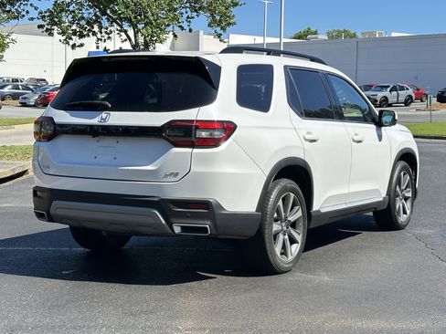 Used 2023 Honda Pilot Elite image 14