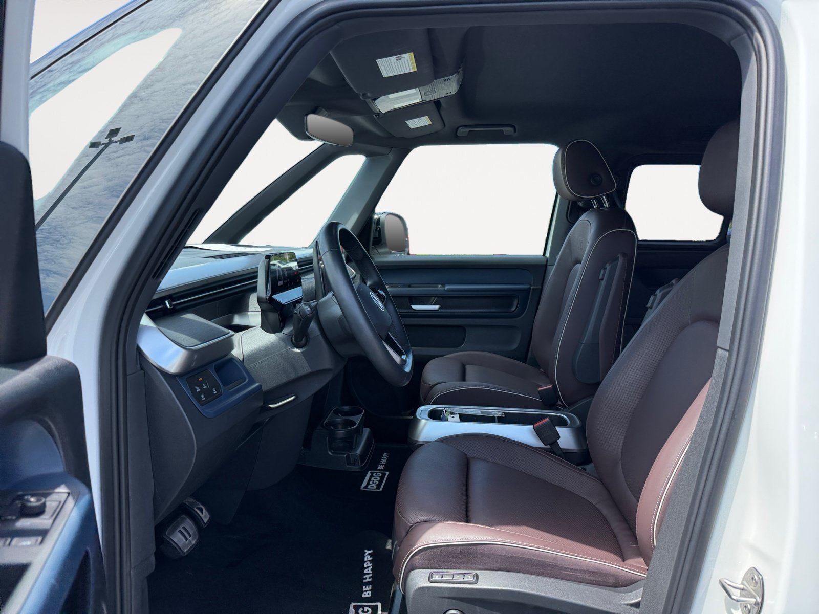 Certified 2025 Volkswagen ID. Buzz Pro S RWD image 10